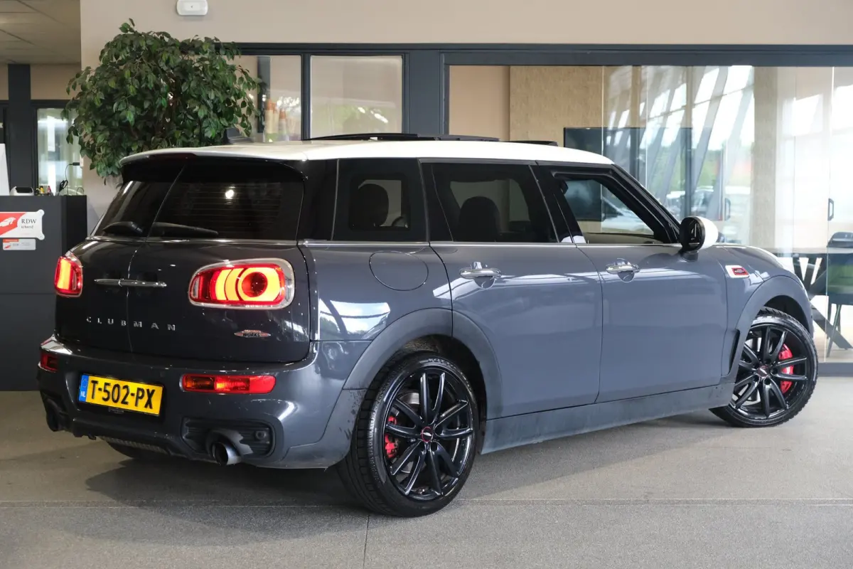 Mini 2.0 AUT John Cooper Works ALL4 Chili Pano Navi PDC Leder Harman/Kardon