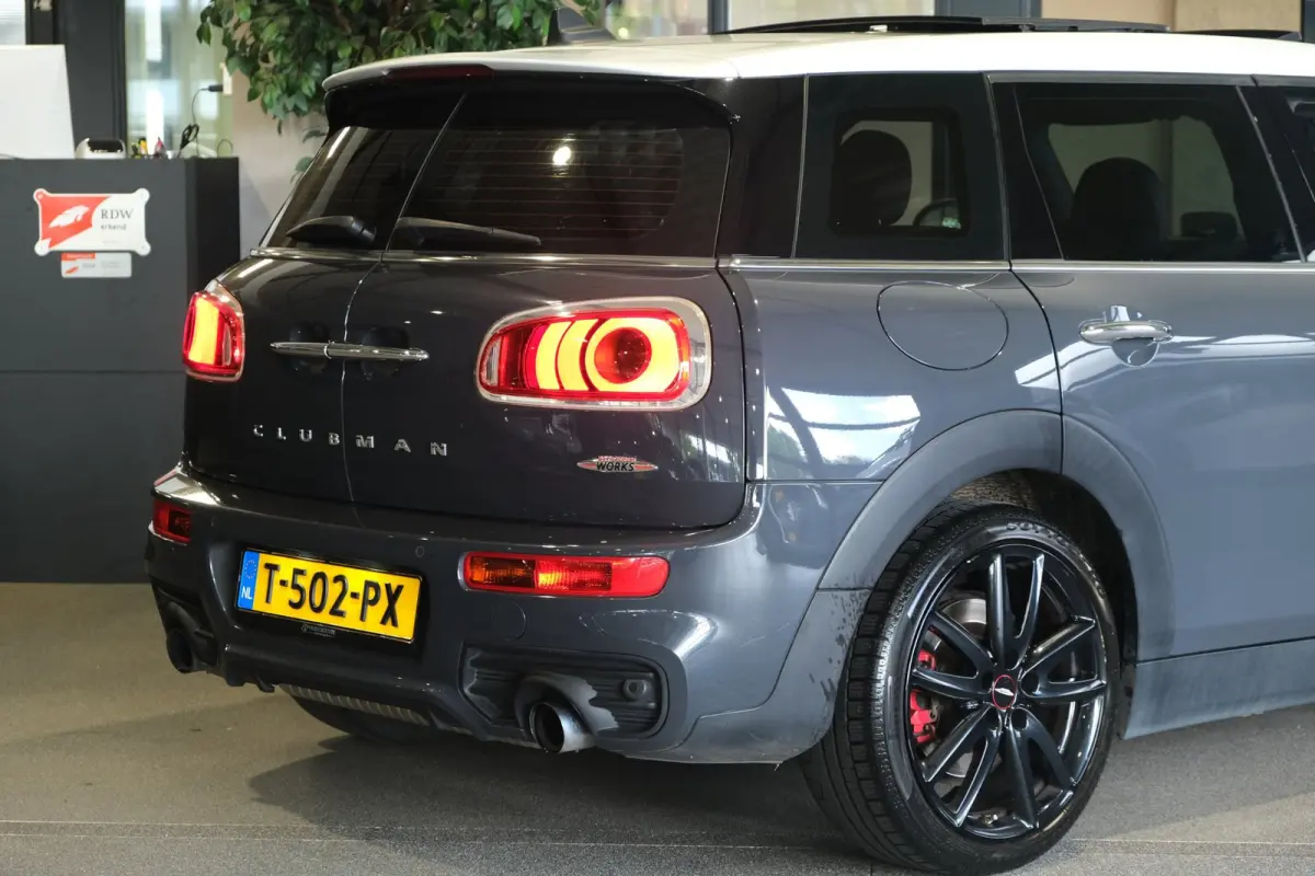 Mini 2.0 AUT John Cooper Works ALL4 Chili Pano Navi PDC Leder Harman/Kardon