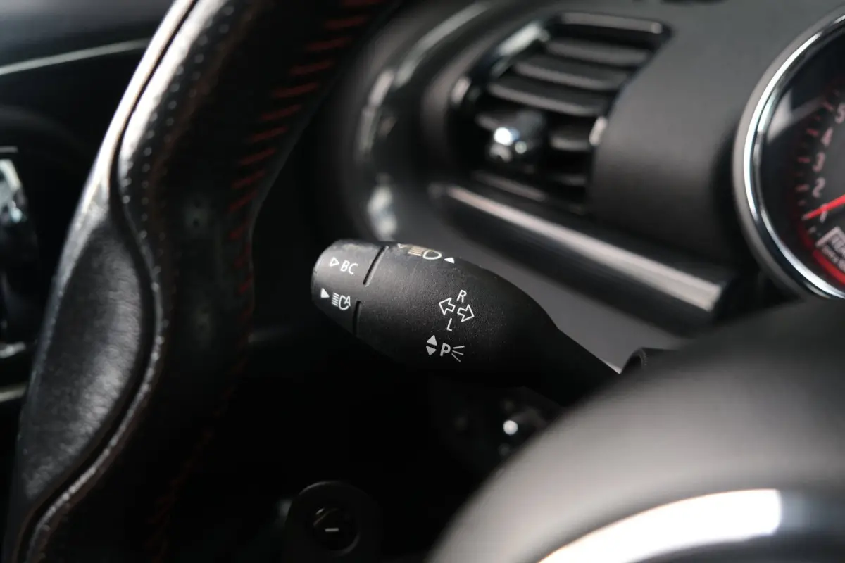 Mini 2.0 AUT John Cooper Works ALL4 Chili Pano Navi PDC Leder Harman/Kardon