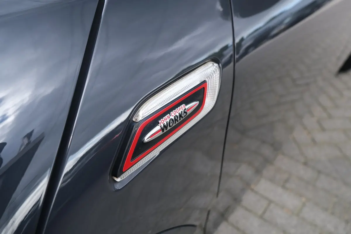 Mini 2.0 AUT John Cooper Works ALL4 Chili Pano Navi PDC Leder Harman/Kardon