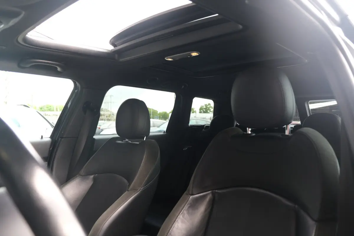Mini 2.0 AUT John Cooper Works ALL4 Chili Pano Navi PDC Leder Harman/Kardon