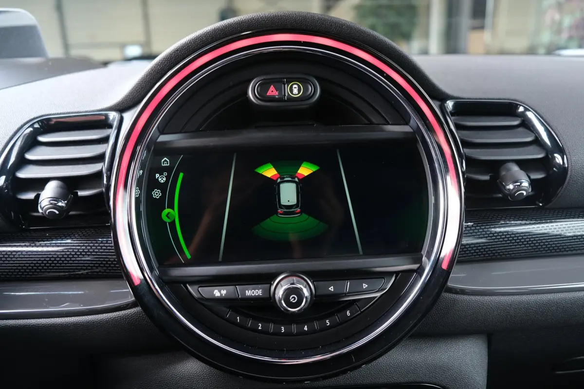 Mini 2.0 AUT John Cooper Works ALL4 Chili Pano Navi PDC Leder Harman/Kardon