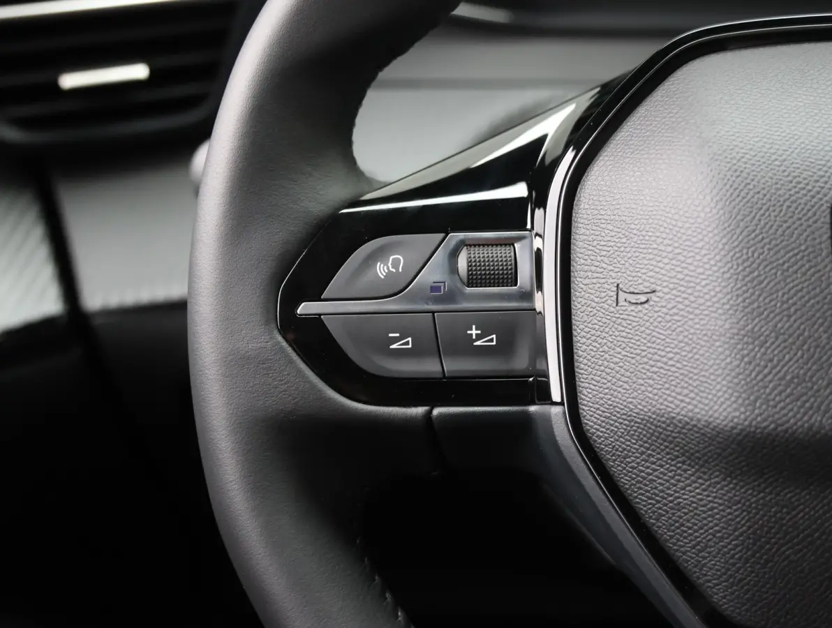 1.2 Hybrid 145 Business | Navigatie | Achteruitrij Camera | Climate Control | CarPlay / AndroidAuto | Cruise Control