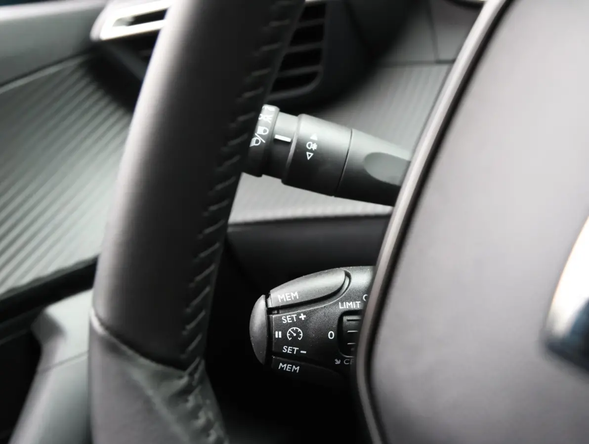 1.2 Hybrid 145 Business | Navigatie | Achteruitrij Camera | Climate Control | CarPlay / AndroidAuto | Cruise Control