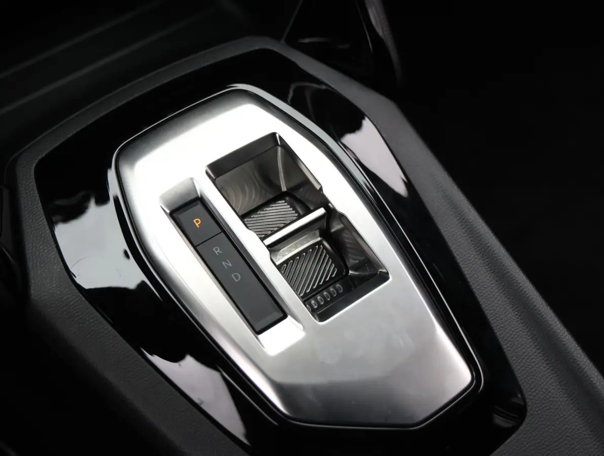 1.2 Hybrid 145 Business | Navigatie | Achteruitrij Camera | Climate Control | CarPlay / AndroidAuto | Cruise Control