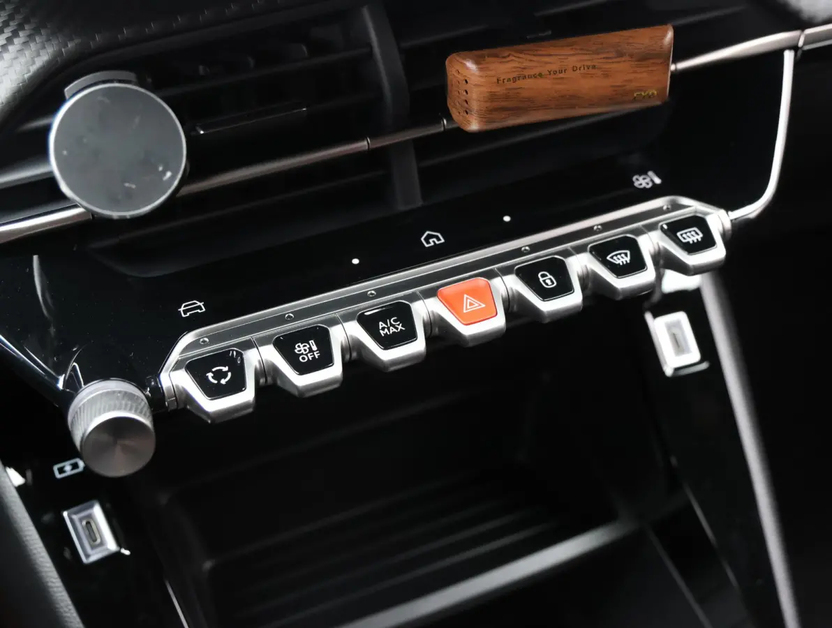 1.2 Hybrid 145 Business | Navigatie | Achteruitrij Camera | Climate Control | CarPlay / AndroidAuto | Cruise Control