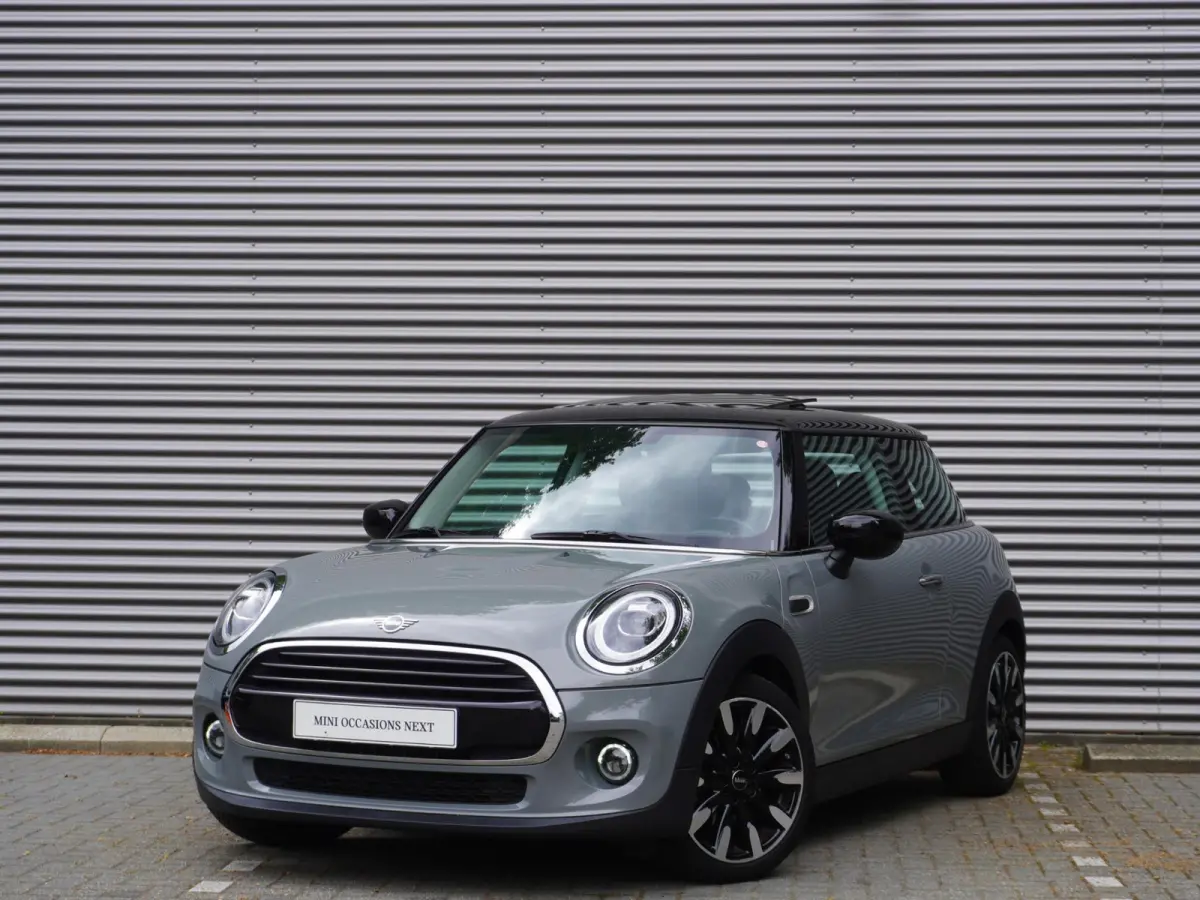 Cooper C 17" LM Roulette Spoke two-tone | Alarmsysteem klasse 3 | Glazen panoramadak | Comfort Access | Business Plus pakket