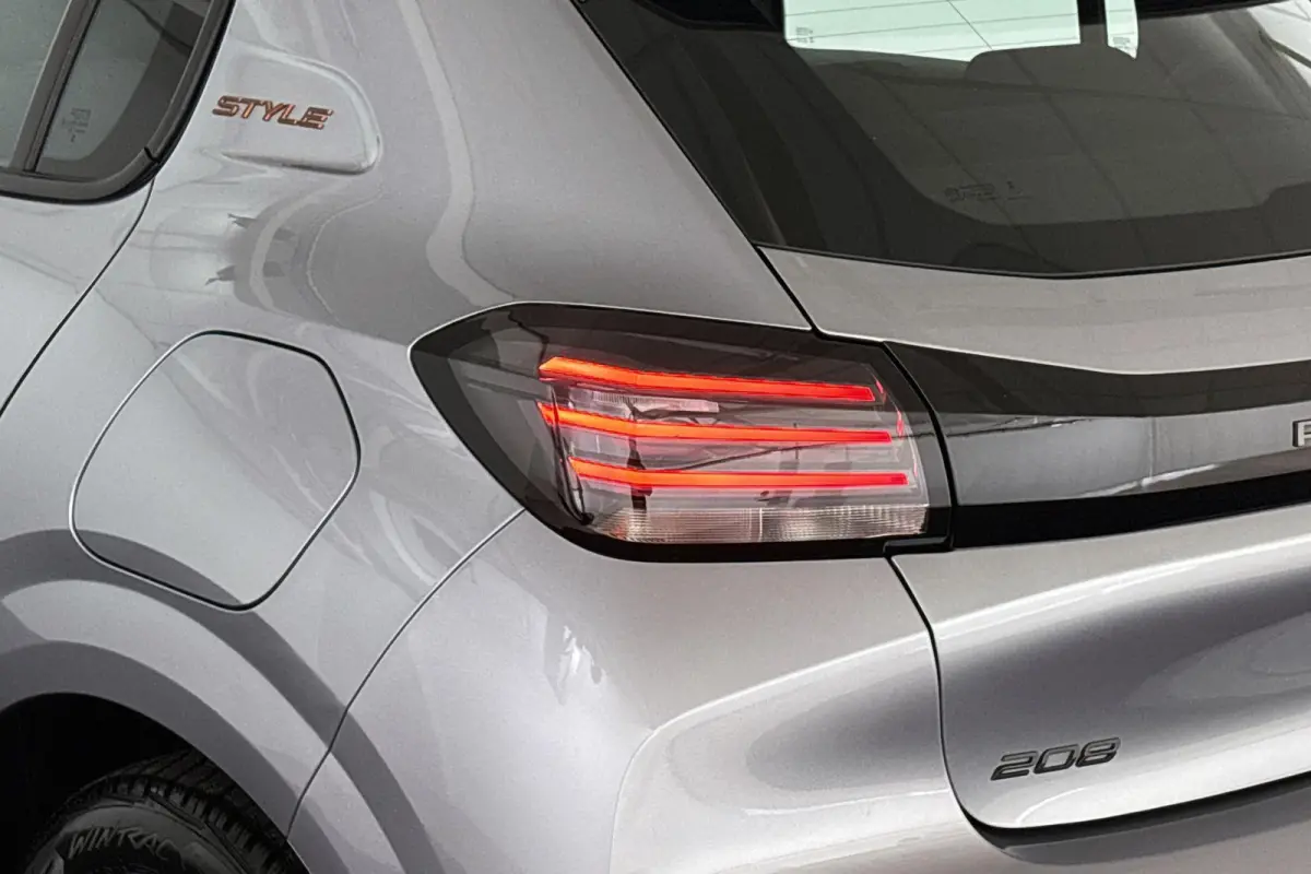 1.2 PureTech 75 Style Navigatie Parkeersensoren Airco Cruise Control