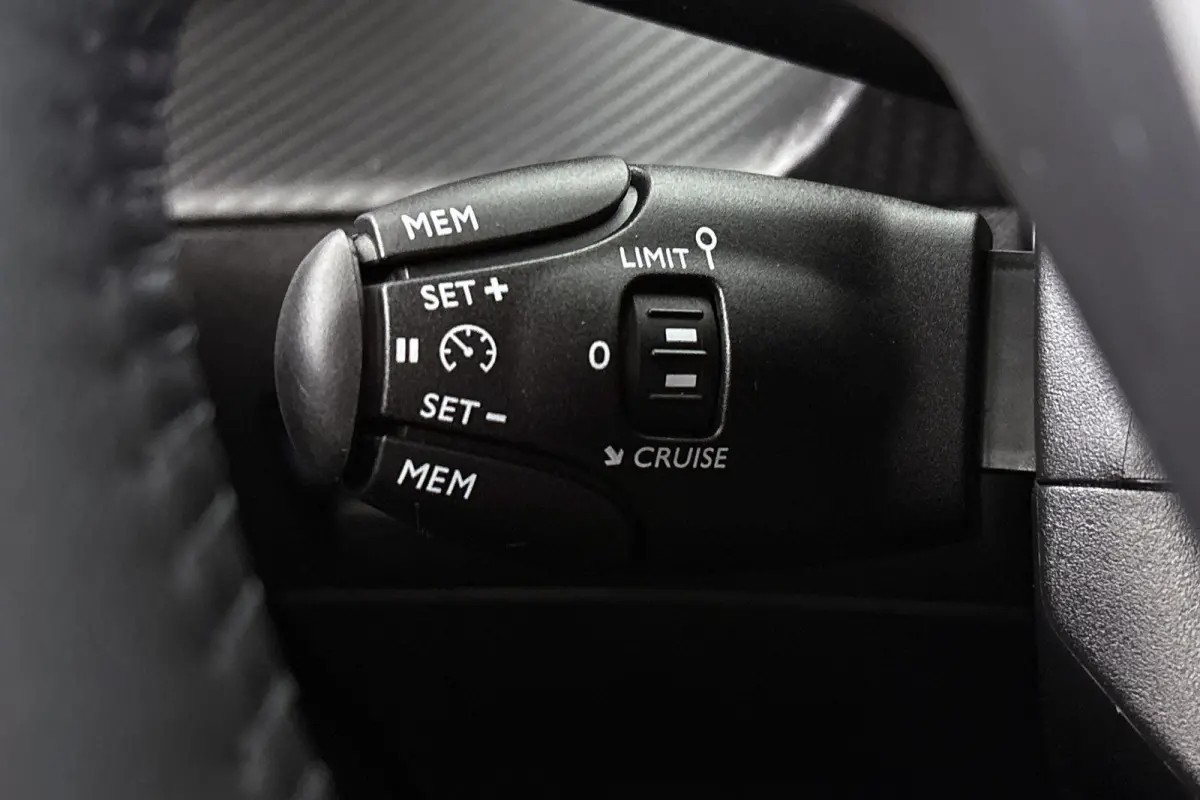 1.2 PureTech 75 Style Navigatie Parkeersensoren Airco Cruise Control