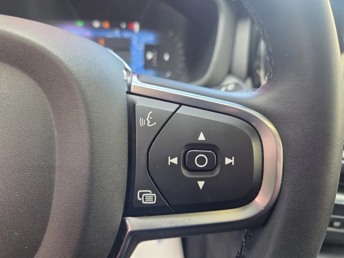 Mild Hybrid B4 Ultimate Bright Parkeersensoren V+A/ Elek. Achterklep/ Navigatie/ Cruise control/ Rijklaarprijs!