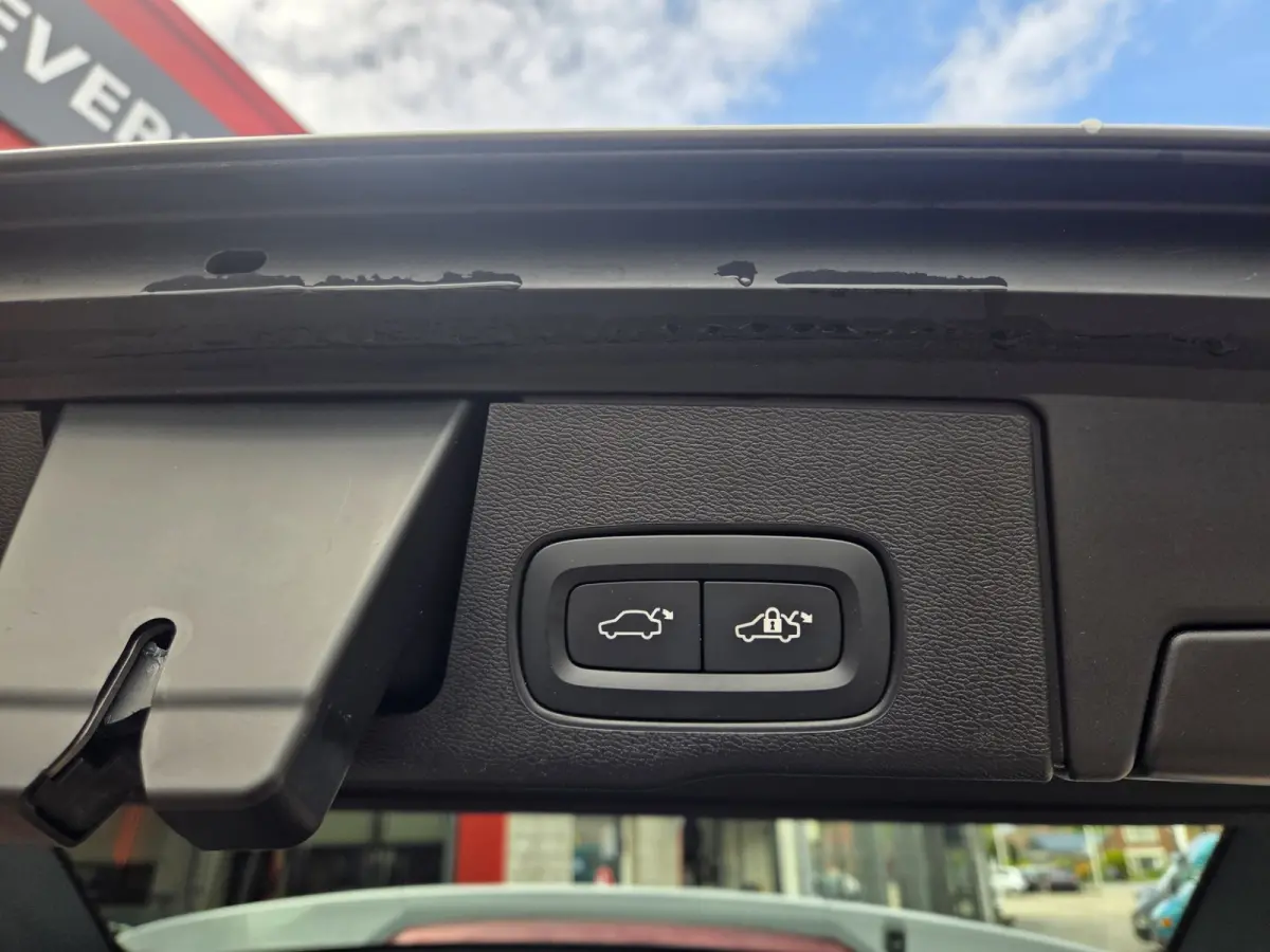 Mild Hybrid B4 Ultimate Bright Parkeersensoren V+A/ Elek. Achterklep/ Navigatie/ Cruise control/ Rijklaarprijs!