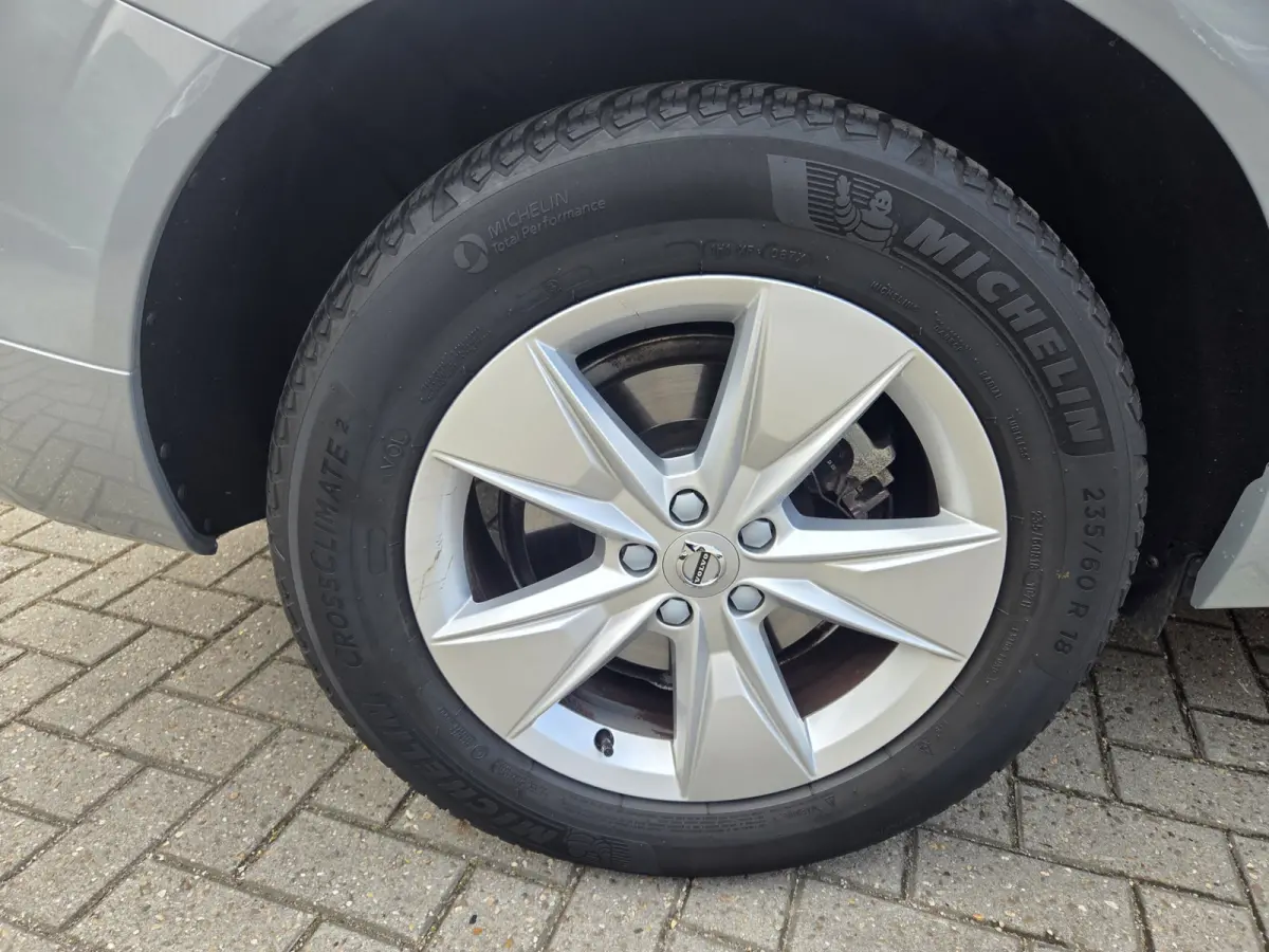 Mild Hybrid B4 Ultimate Bright Parkeersensoren V+A/ Elek. Achterklep/ Navigatie/ Cruise control/ Rijklaarprijs!