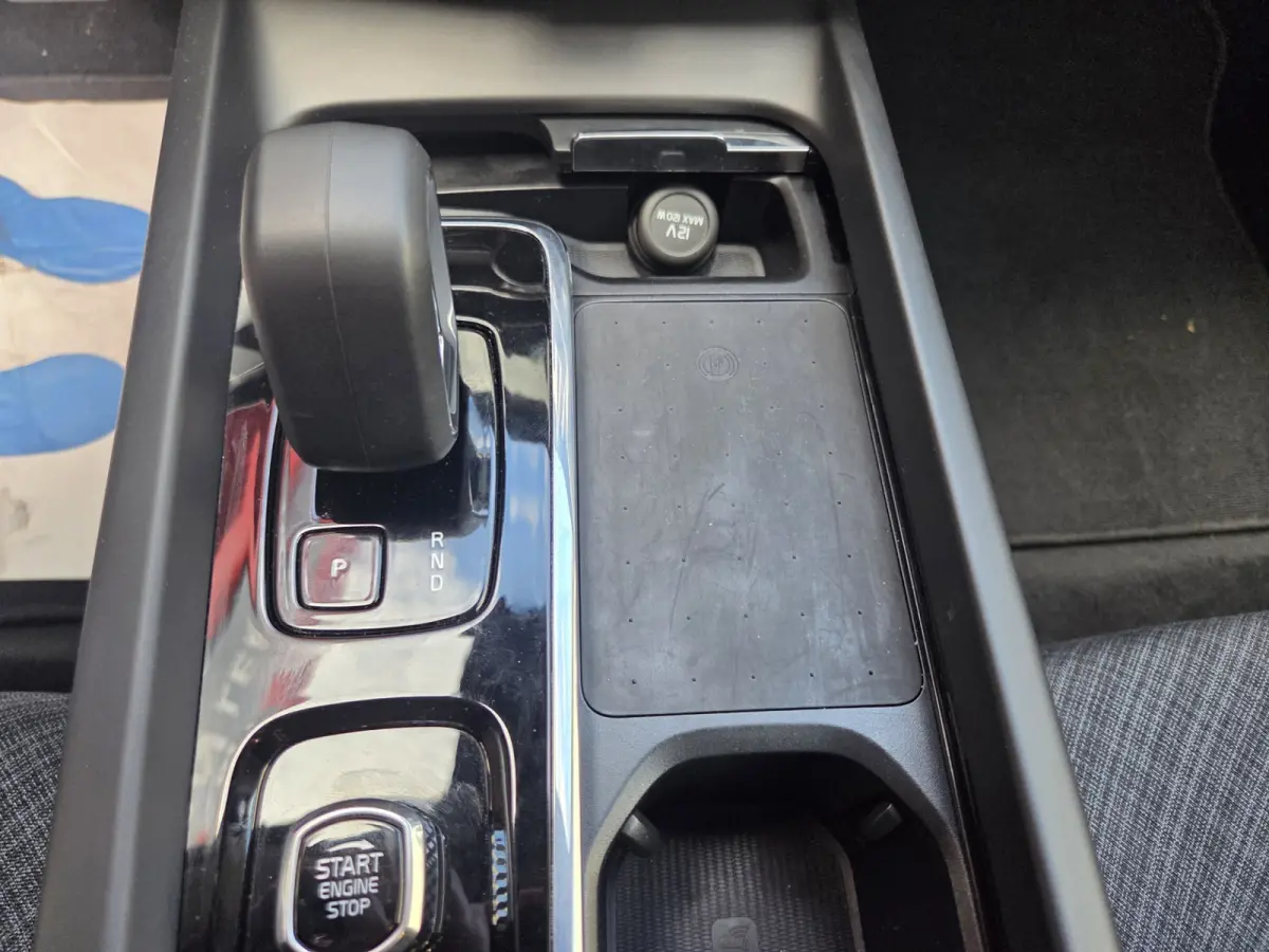 Mild Hybrid B4 Ultimate Bright Parkeersensoren V+A/ Elek. Achterklep/ Navigatie/ Cruise control/ Rijklaarprijs!
