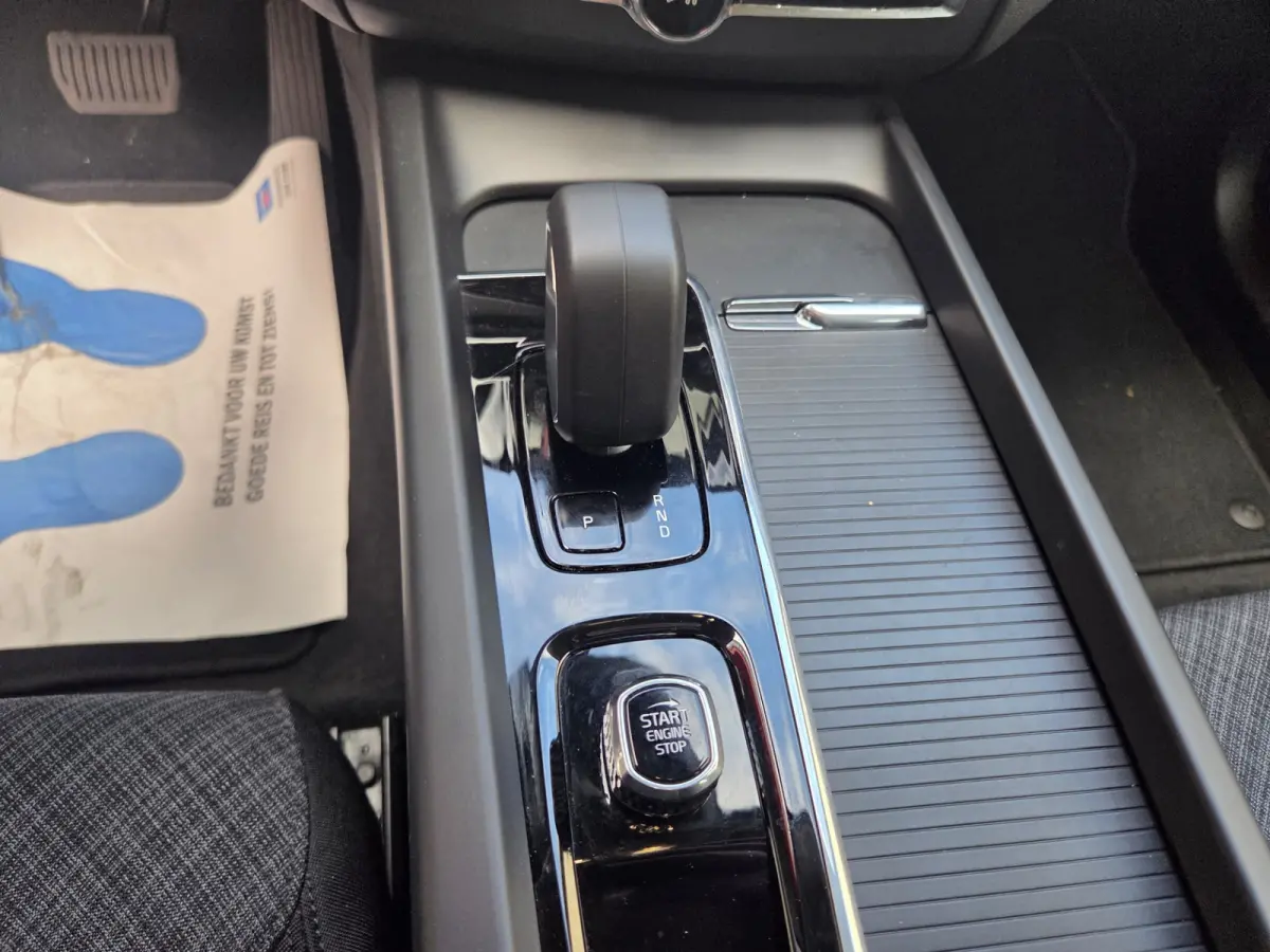 Mild Hybrid B4 Ultimate Bright Parkeersensoren V+A/ Elek. Achterklep/ Navigatie/ Cruise control/ Rijklaarprijs!
