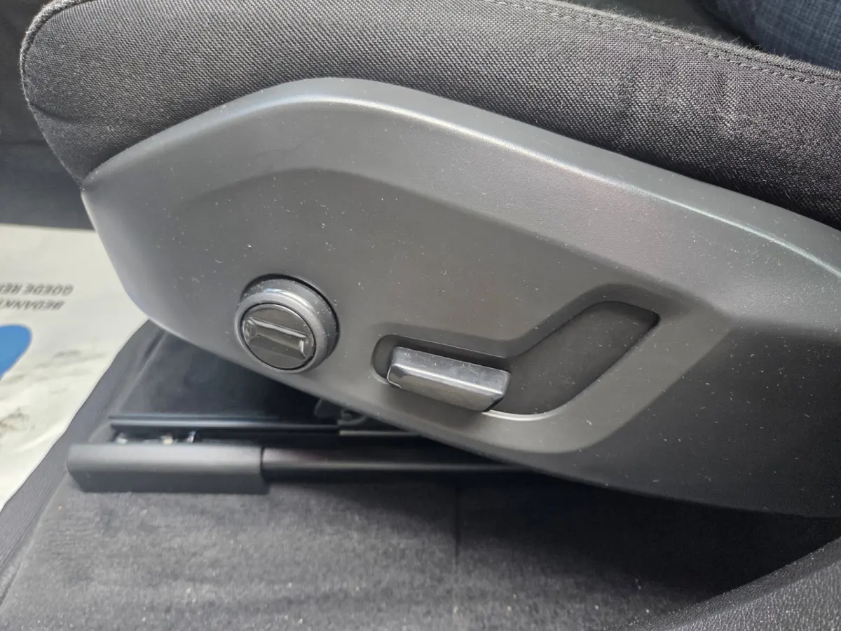Mild Hybrid B4 Ultimate Bright Parkeersensoren V+A/ Elek. Achterklep/ Navigatie/ Cruise control/ Rijklaarprijs!