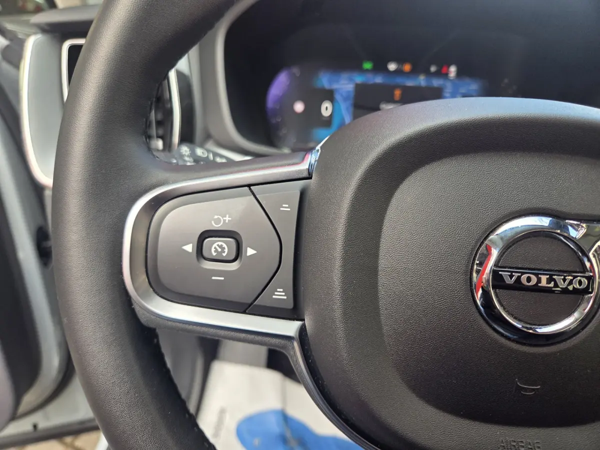 Mild Hybrid B4 Ultimate Bright Parkeersensoren V+A/ Elek. Achterklep/ Navigatie/ Cruise control/ Rijklaarprijs!