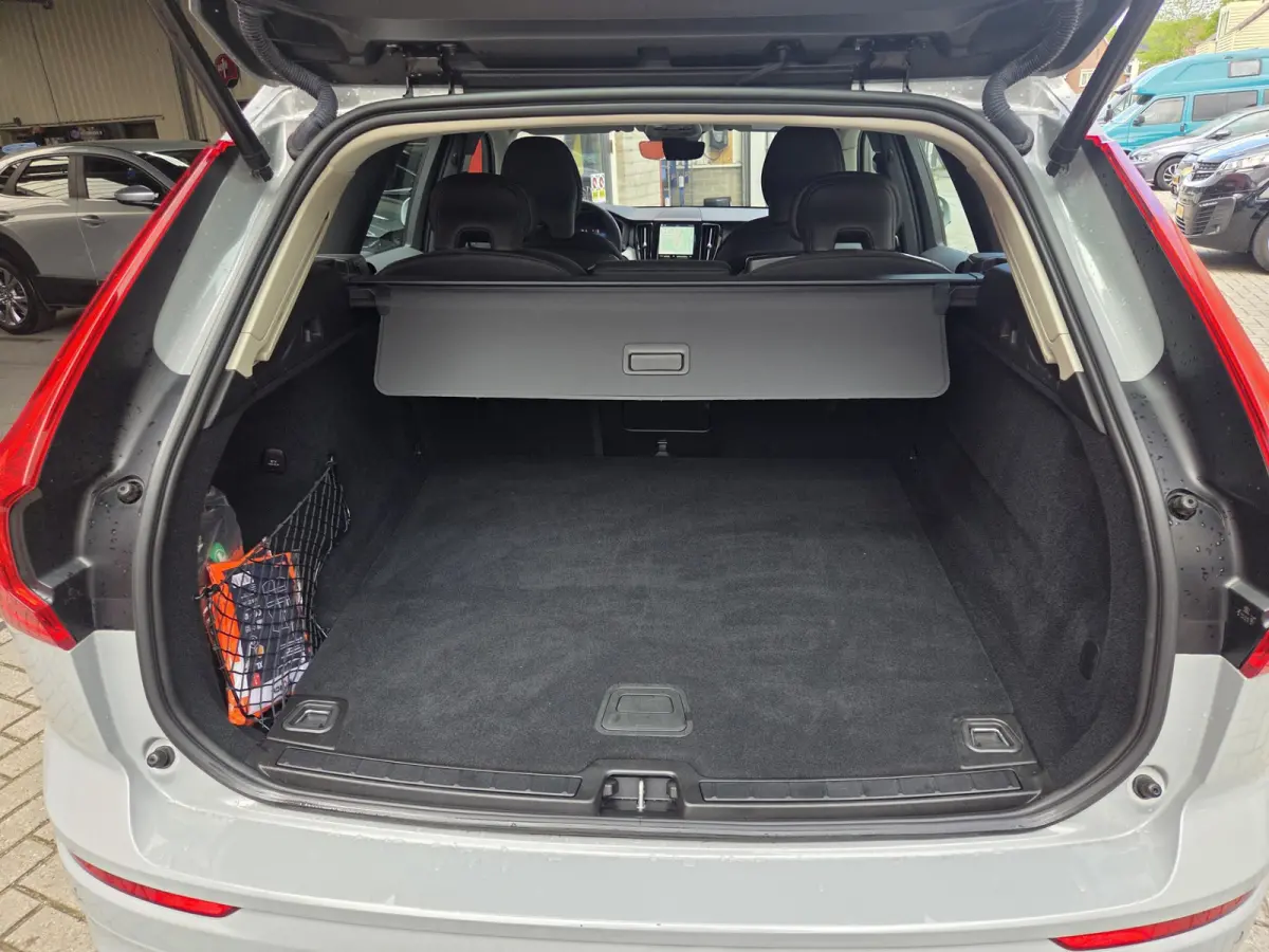Mild Hybrid B4 Ultimate Bright Parkeersensoren V+A/ Elek. Achterklep/ Navigatie/ Cruise control/ Rijklaarprijs!