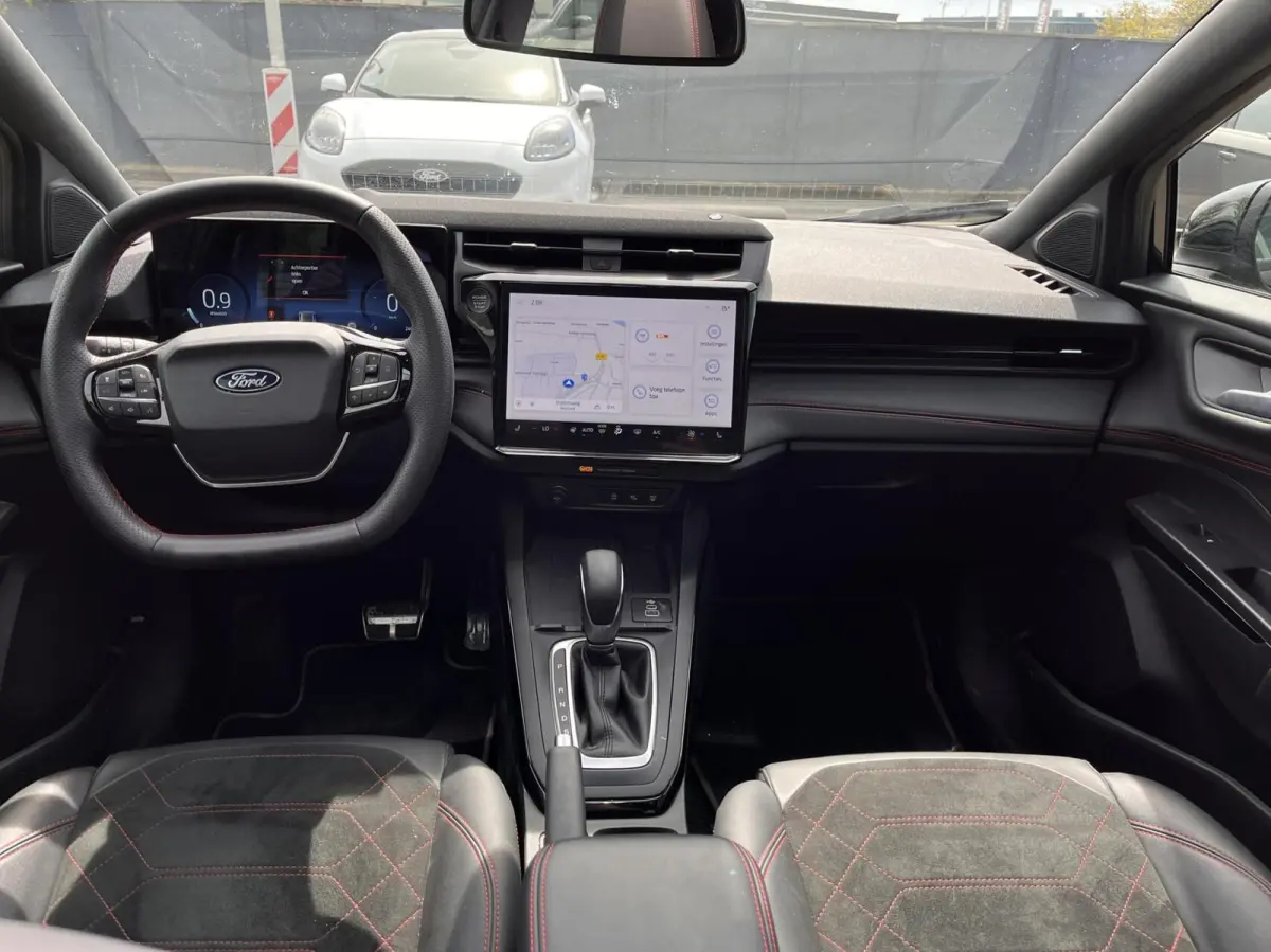 1.0 EcoBoost ST-Line X 155PK Automaat Afn. Trekhaak Panodak Winterpack Adaptieve Cruise 19" Velgen Camera B&O Keyless Matrix-LED Climate Privacy Glass *Full-Options*