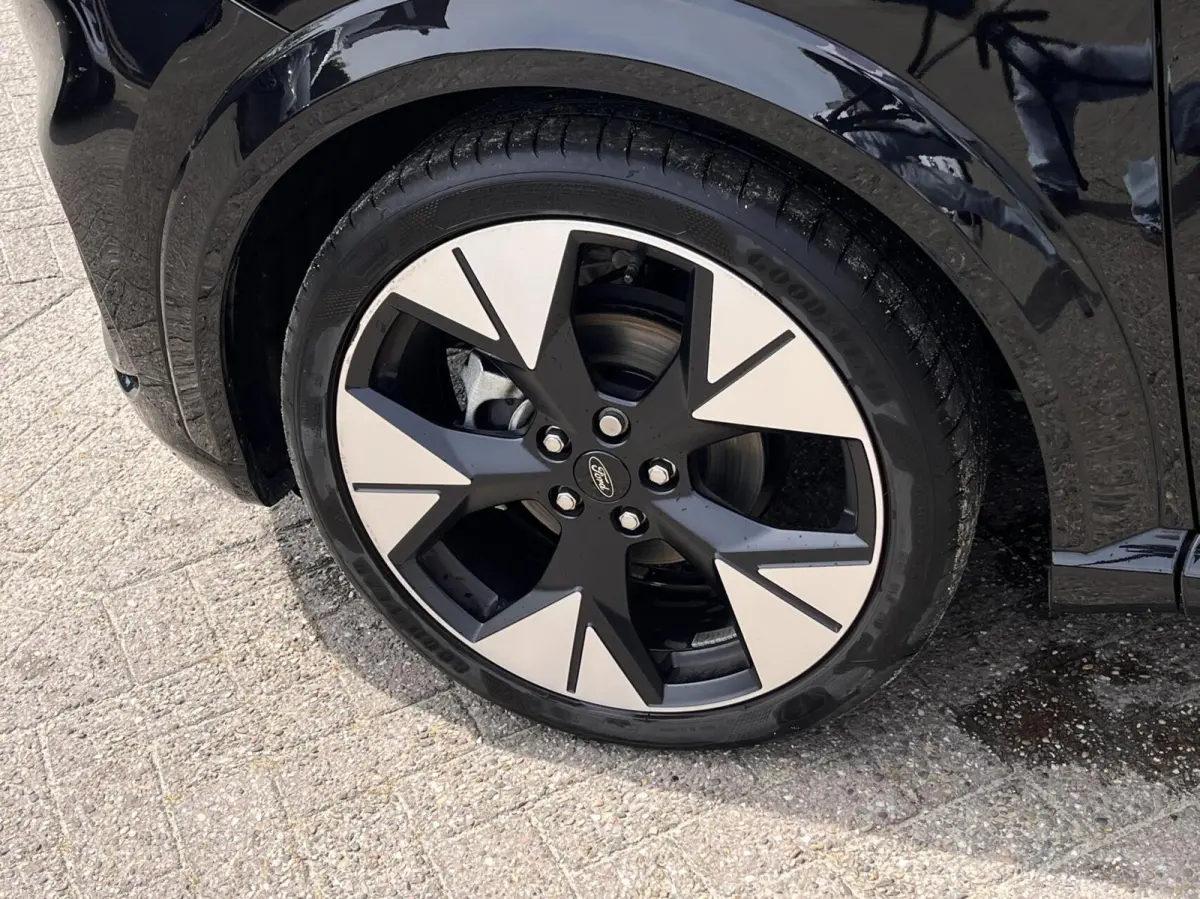 1.0 EcoBoost ST-Line X 155PK Automaat Afn. Trekhaak Panodak Winterpack Adaptieve Cruise 19" Velgen Camera B&O Keyless Matrix-LED Climate Privacy Glass *Full-Options*