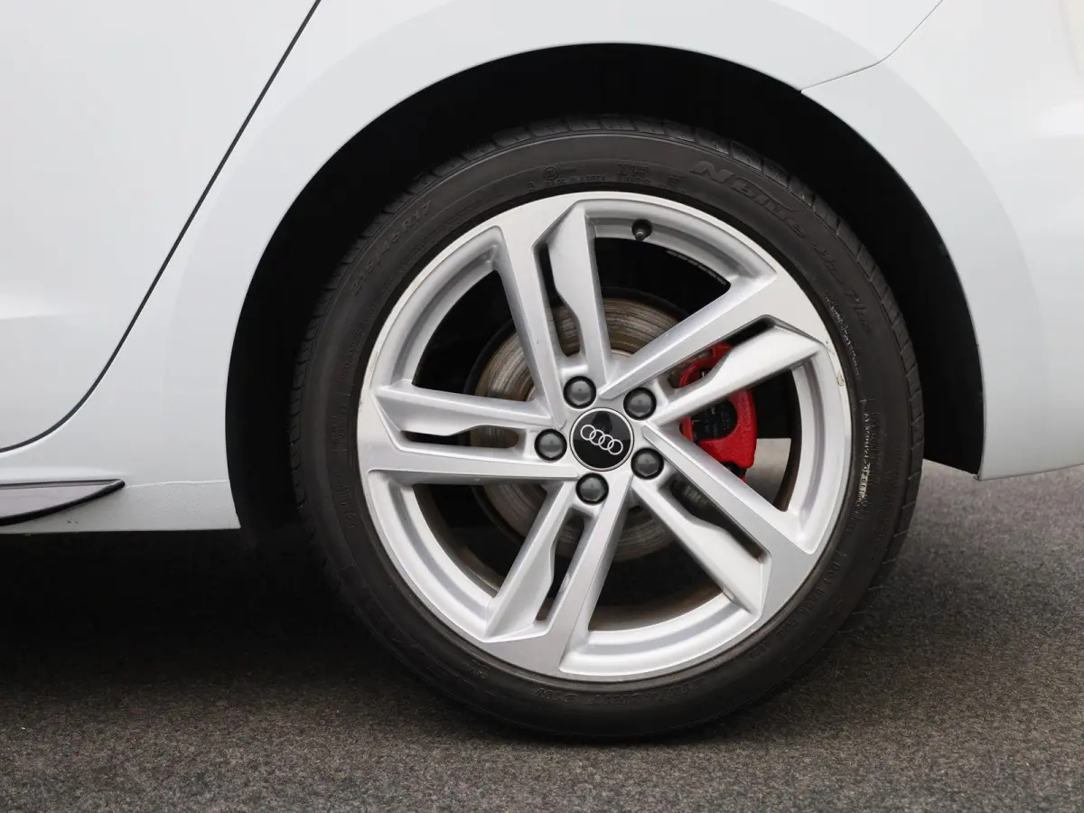 30 TFSI S edition 110 PK | S-line | Navigatie | Cruise Control | SONOS Sound | Apple Carplay | Android Auto | Sfeerverlichting | Climate Control | Stoelverwarming | Lichtmetalen velgen |