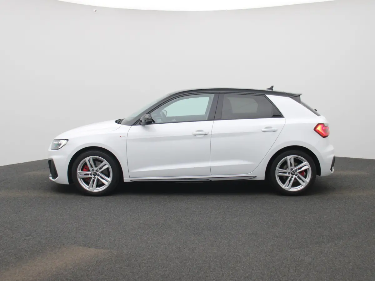 30 TFSI S edition 110 PK | S-line | Navigatie | Cruise Control | SONOS Sound | Apple Carplay | Android Auto | Sfeerverlichting | Climate Control | Stoelverwarming | Lichtmetalen velgen |