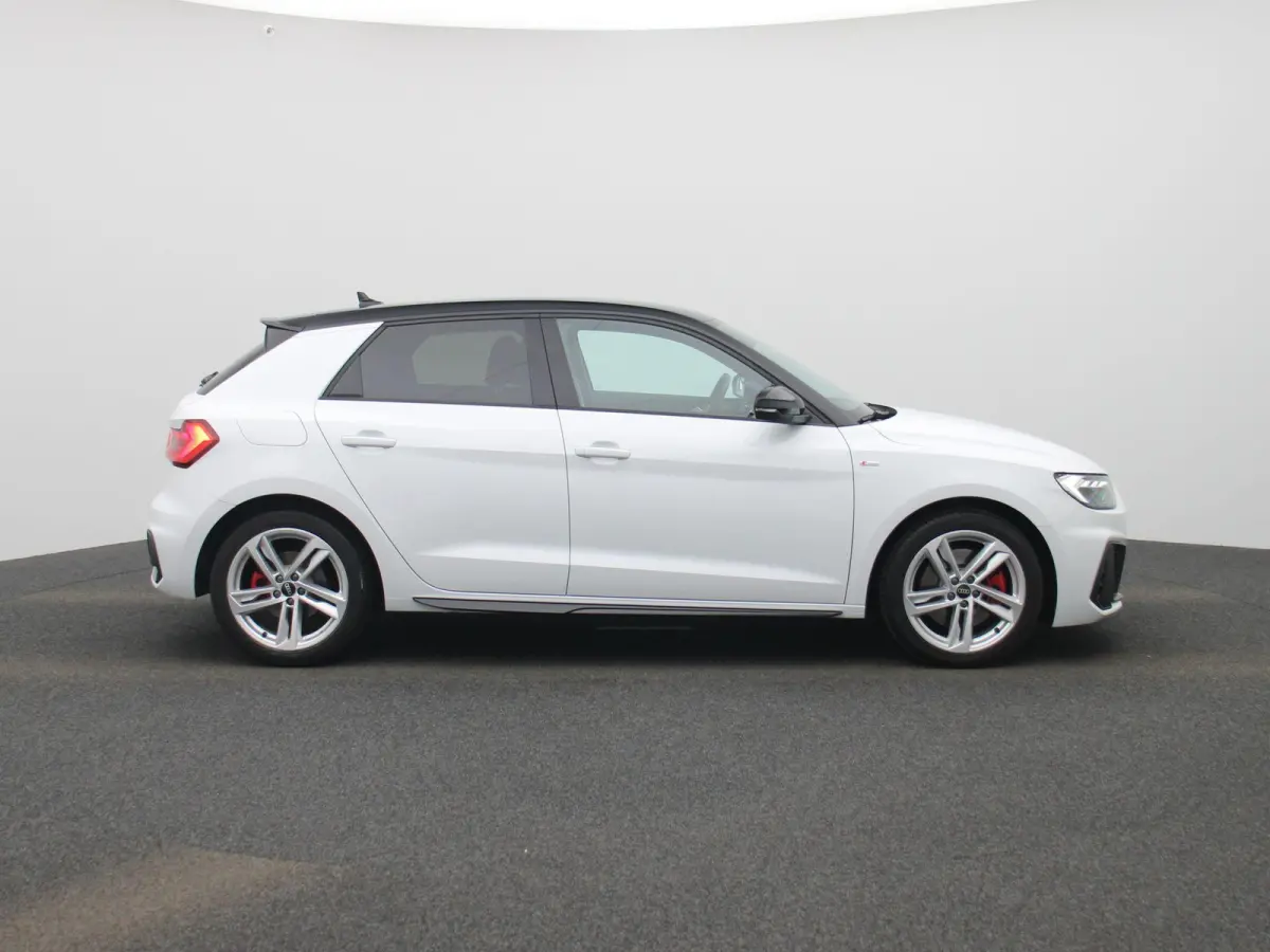 30 TFSI S edition 110 PK | S-line | Navigatie | Cruise Control | SONOS Sound | Apple Carplay | Android Auto | Sfeerverlichting | Climate Control | Stoelverwarming | Lichtmetalen velgen |