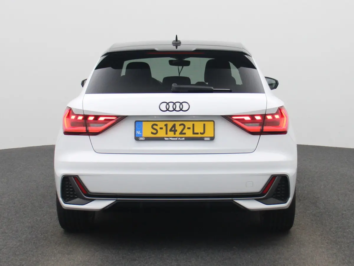 30 TFSI S edition 110 PK | S-line | Navigatie | Cruise Control | SONOS Sound | Apple Carplay | Android Auto | Sfeerverlichting | Climate Control | Stoelverwarming | Lichtmetalen velgen |