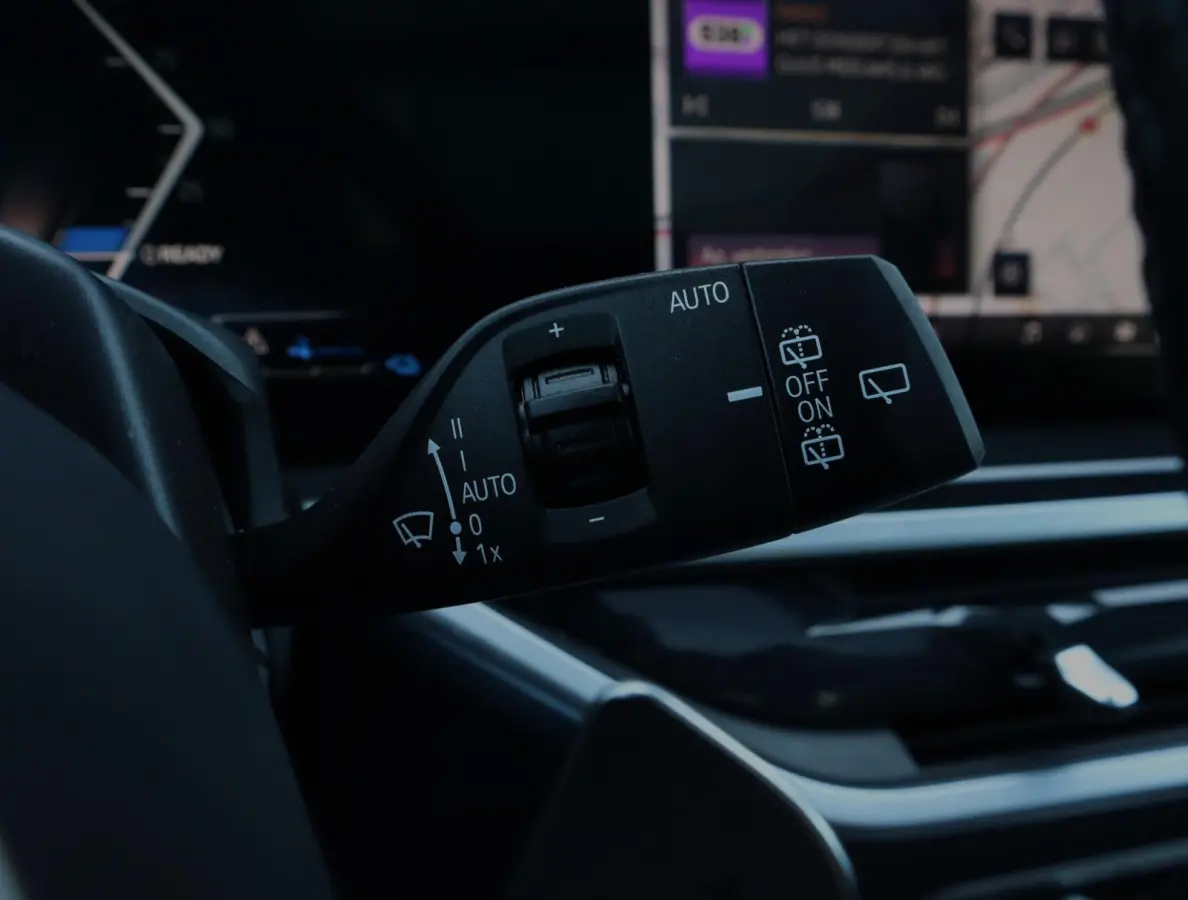 xDrive50e M-sport | Panoramadak | Comfortstoelen | H+K | Lazer | ACC | Stuurverwarming | 360