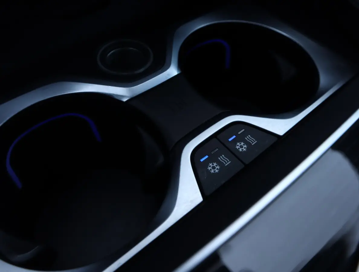 xDrive50e M-sport | Panoramadak | Comfortstoelen | H+K | Lazer | ACC | Stuurverwarming | 360