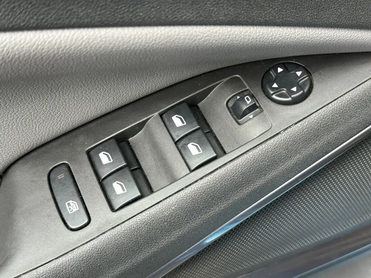 1.2 Turbo Online Edition Automaat Navi Carplay