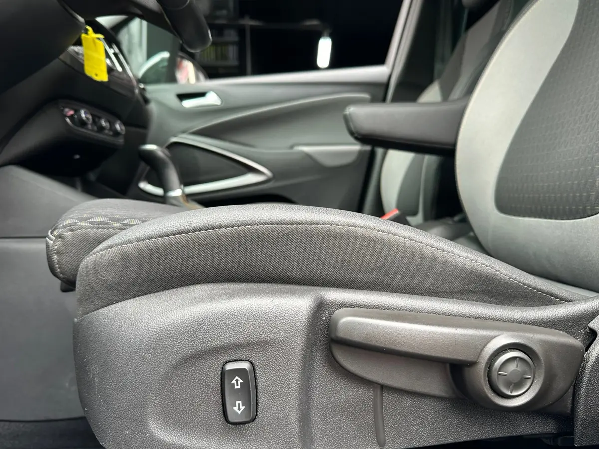 1.2 Turbo Online Edition Automaat Navi Carplay