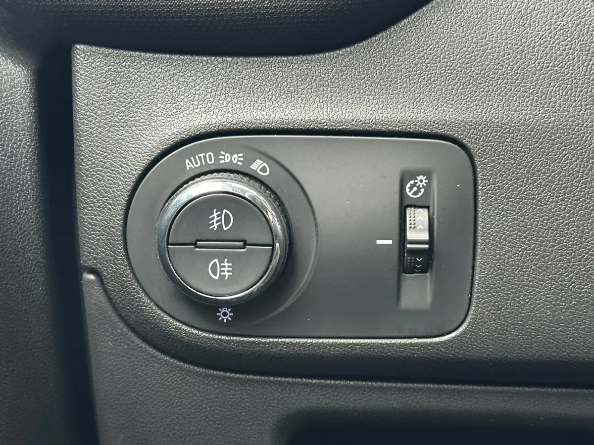 1.2 Turbo Online Edition Automaat Navi Carplay