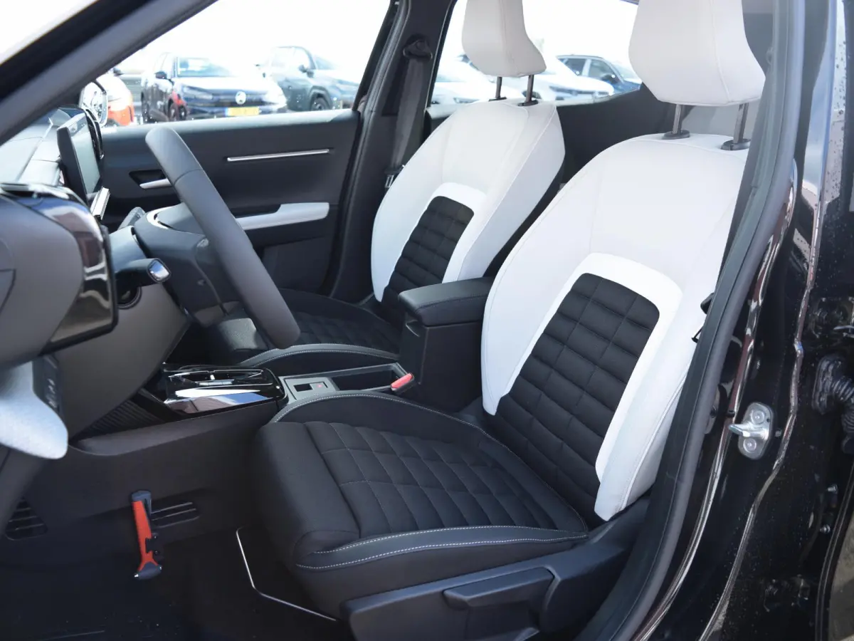 Max 113pk Extended Range 54 kWh NAVI & CARPLAY | CAMERA MET SENSOREN | E.C.C. |