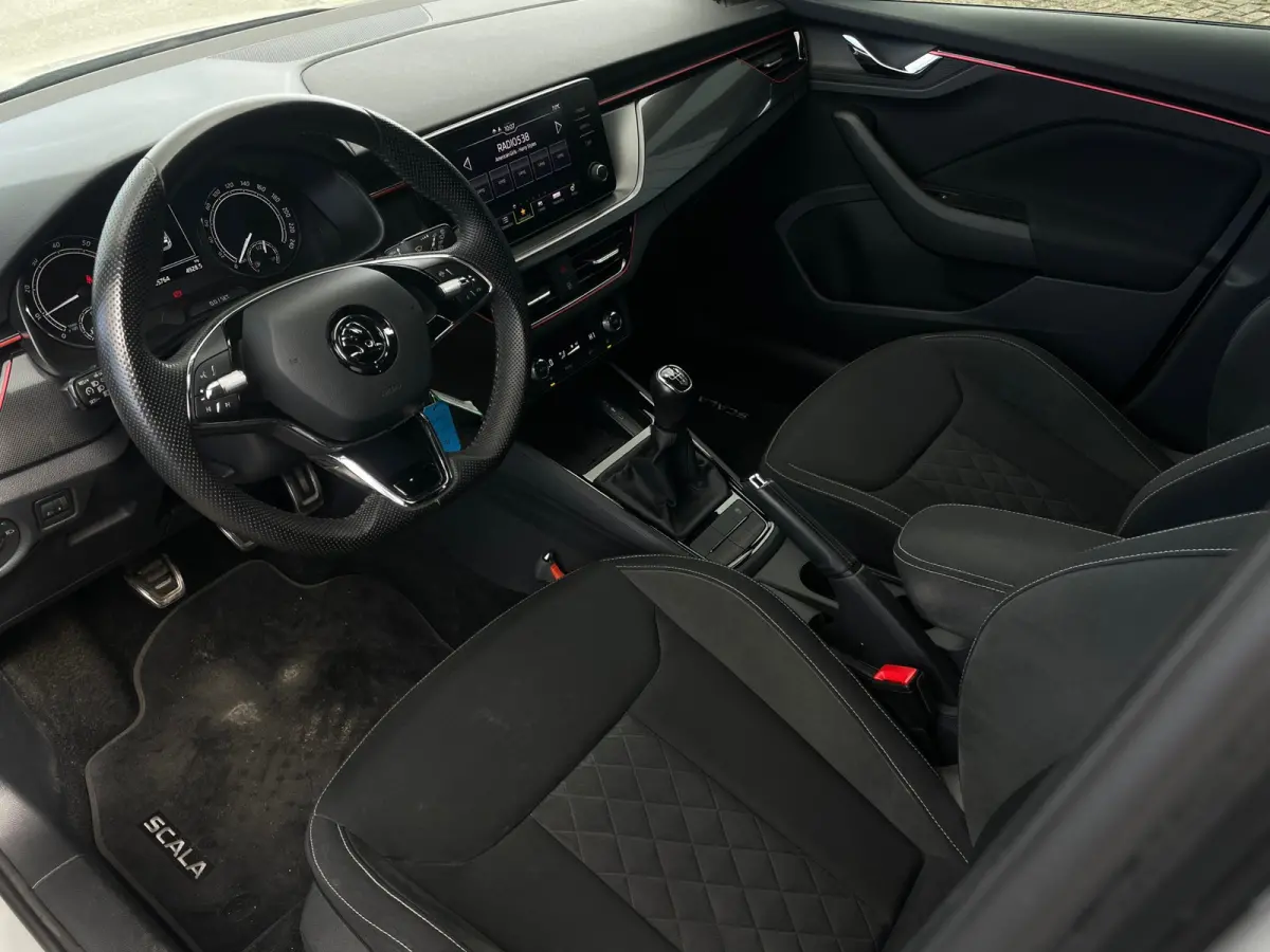 1.0 TSI Sport Business ORG NL 1E EIG DEALEROND|LED|CARPLAY|SPORTSTOELEN|DUALCLIMATE|PARK.ASSIST|BLUETOOTH|18''INCH|