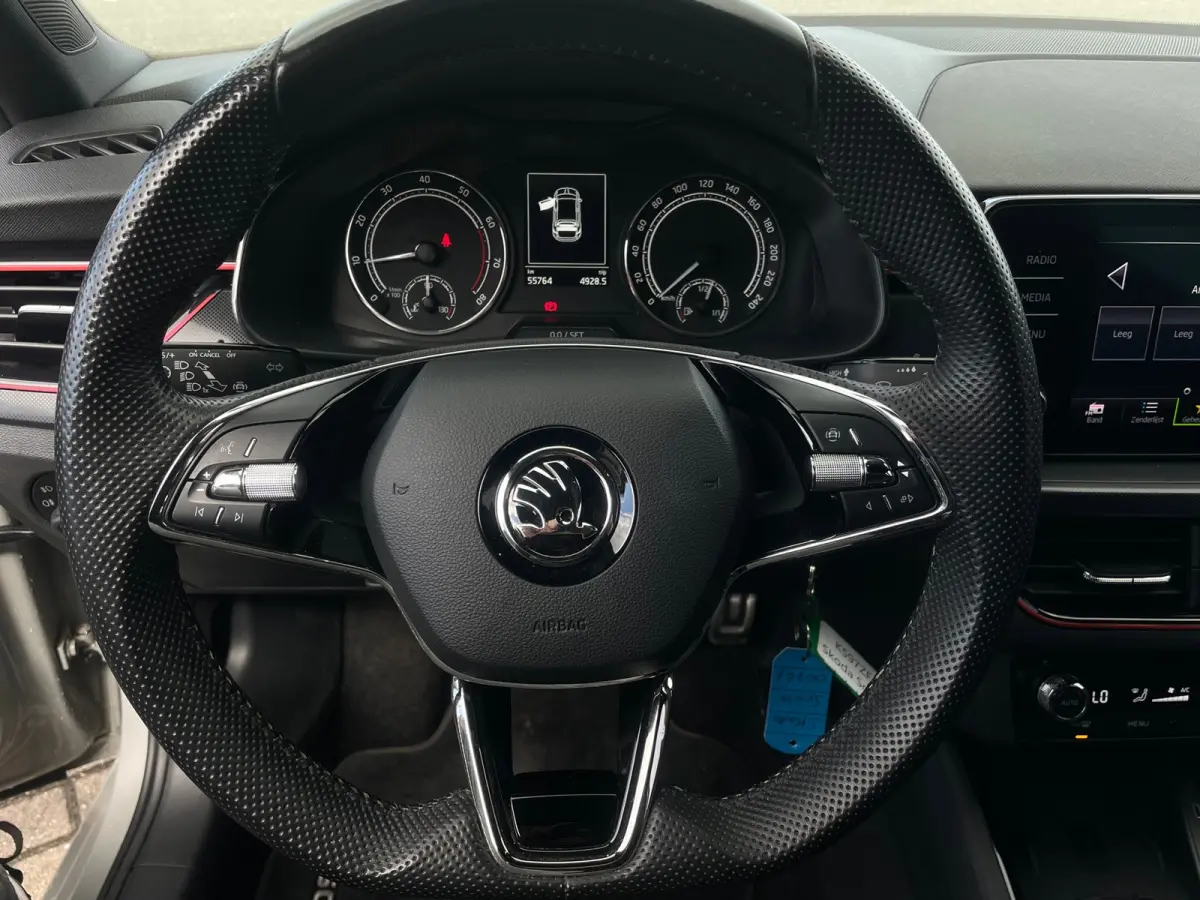 1.0 TSI Sport Business ORG NL 1E EIG DEALEROND|LED|CARPLAY|SPORTSTOELEN|DUALCLIMATE|PARK.ASSIST|BLUETOOTH|18''INCH|