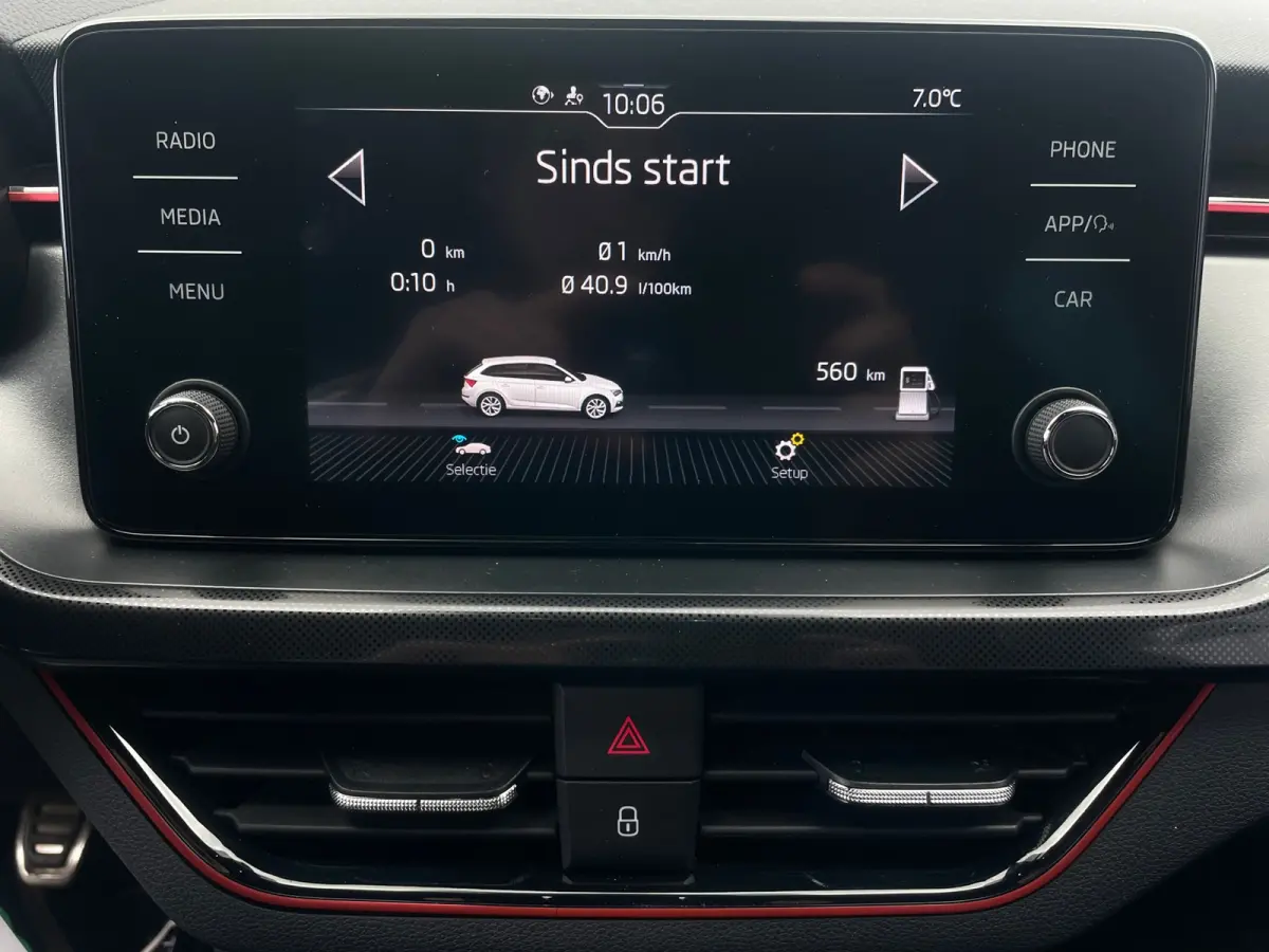 1.0 TSI Sport Business ORG NL 1E EIG DEALEROND|LED|CARPLAY|SPORTSTOELEN|DUALCLIMATE|PARK.ASSIST|BLUETOOTH|18''INCH|