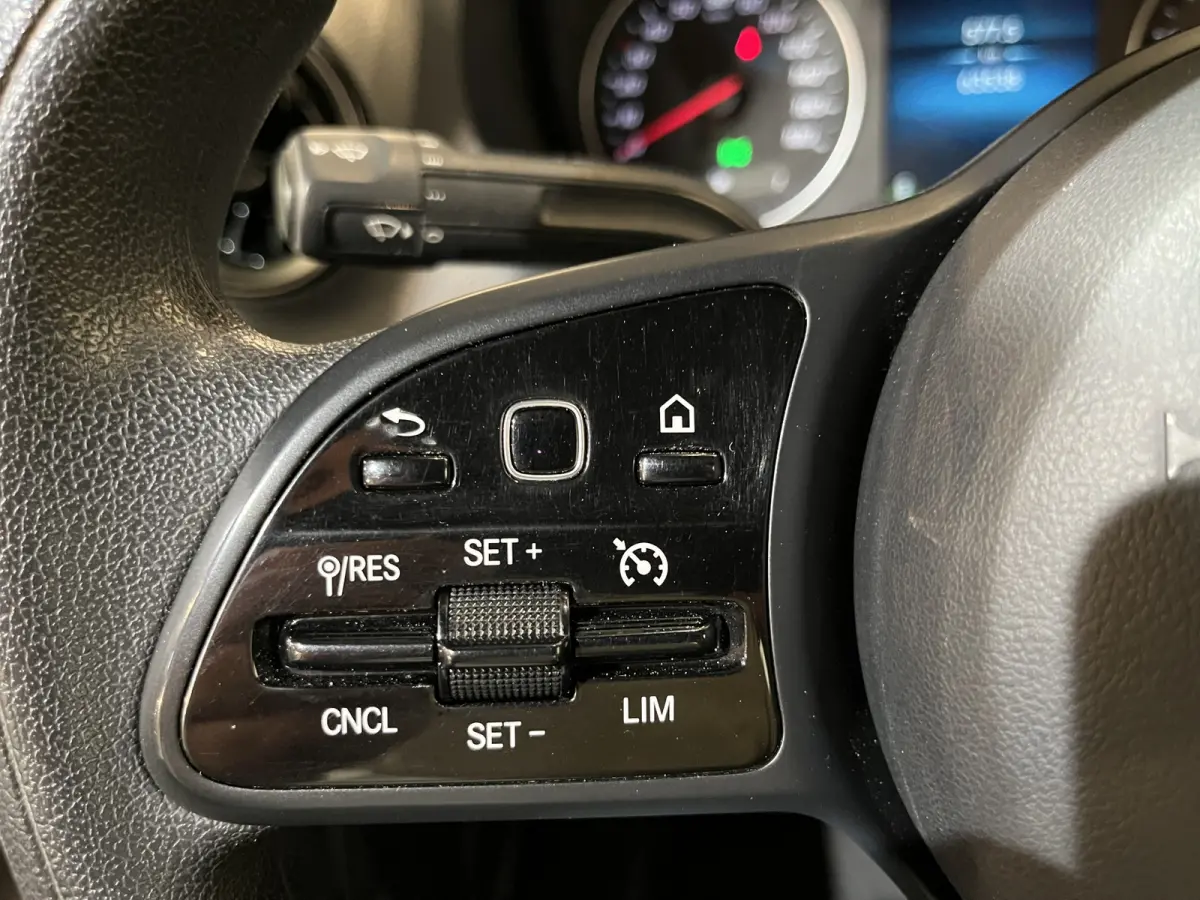 316 CDI L3H2 RWD DC 5 pers. / Trekhaak 3.500 KG / Airco / Cruise Control / CarPlay / Camera / Navigatie / 63.500 KM !!