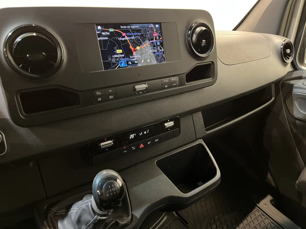 316 CDI L3H2 RWD DC 5 pers. / Trekhaak 3.500 KG / Airco / Cruise Control / CarPlay / Camera / Navigatie / 63.500 KM !!