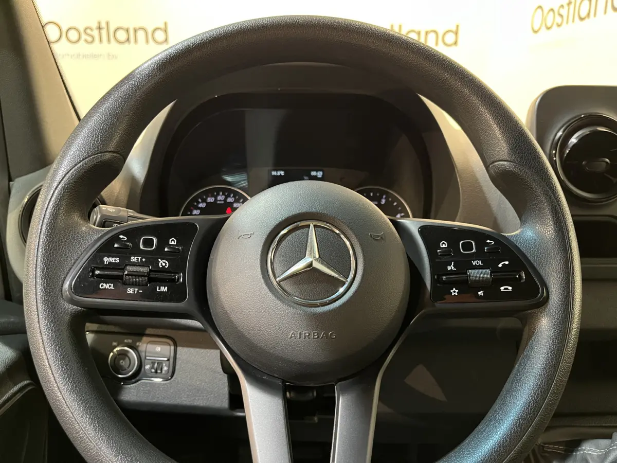 316 CDI L3H2 RWD DC 5 pers. / Trekhaak 3.500 KG / Airco / Cruise Control / CarPlay / Camera / Navigatie / 63.500 KM !!