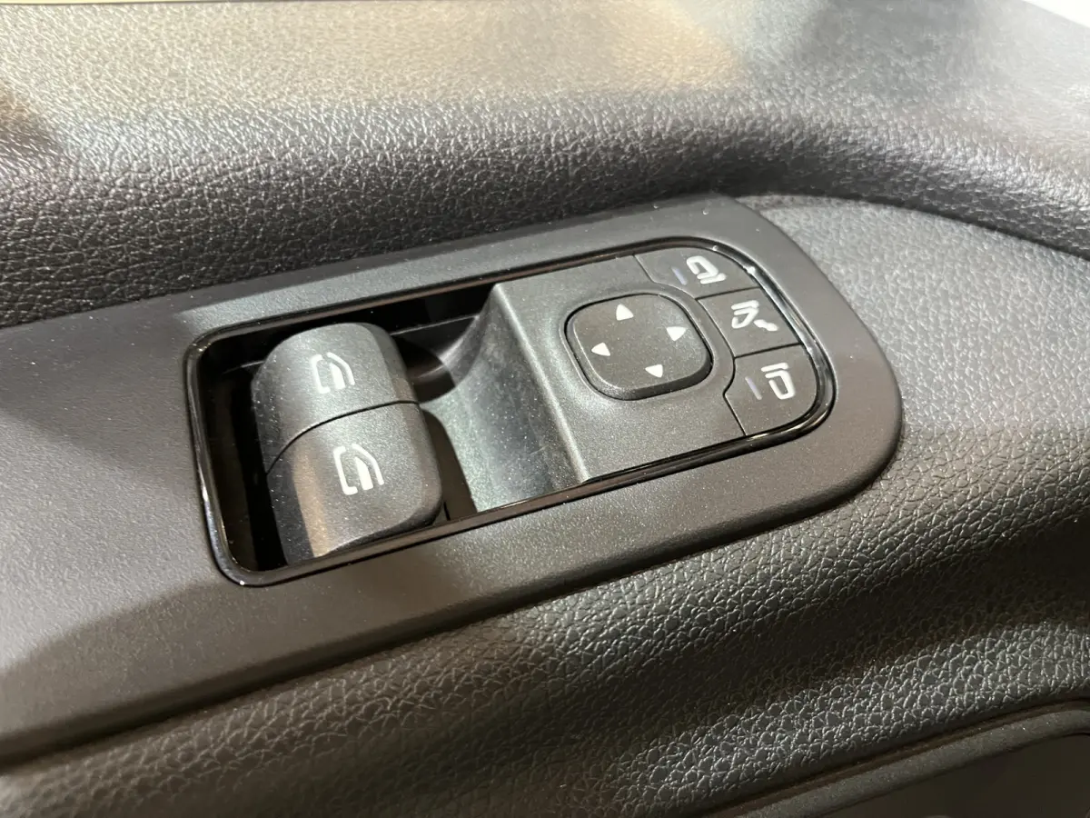 316 CDI L3H2 RWD DC 5 pers. / Trekhaak 3.500 KG / Airco / Cruise Control / CarPlay / Camera / Navigatie / 63.500 KM !!