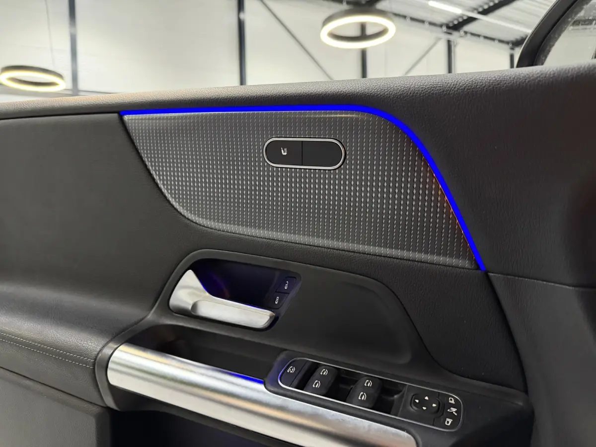 180 Business Solution|Matrix LED|MBUX|Virtual Cockpit|Half Leder|StoelVW|Elek. Achterklep|CarPlay|Rijklaar