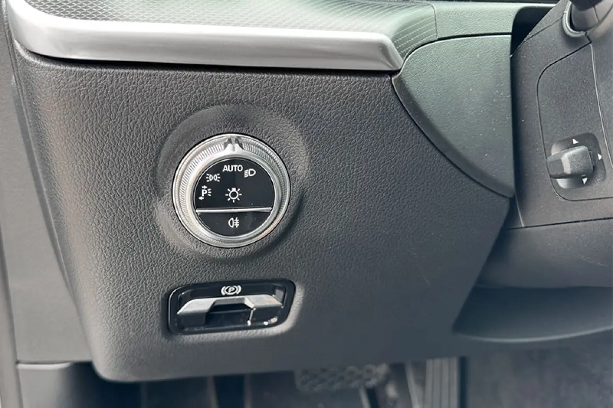300e AVANTGARDE ** HIGH LED, NAVI+, MEMORY, CAMERA, WINTER ** 1e EIG - Ex MB-AG - UNFALLFREI ** ** INFORMEER OOK NAAR ONZE AANTREKKELIJKE FINANCIAL-LEASE TARIEVEN **