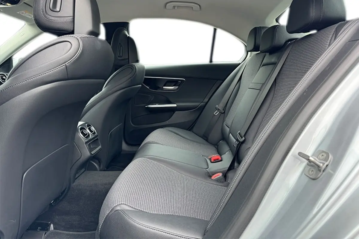 300e AVANTGARDE ** HIGH LED, NAVI+, MEMORY, CAMERA, WINTER ** 1e EIG - Ex MB-AG - UNFALLFREI ** ** INFORMEER OOK NAAR ONZE AANTREKKELIJKE FINANCIAL-LEASE TARIEVEN **