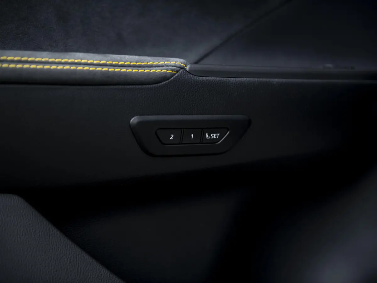 2.0 Hybrid 200 Première Edition | LED | Pano | Navi | Clima | Memorystoel | Stoelverwarming  | t.m. 10e jaar Toyota garantie!