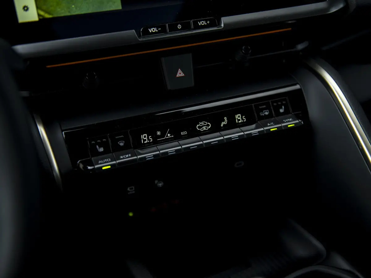 2.0 Hybrid 200 Première Edition | LED | Pano | Navi | Clima | Memorystoel | Stoelverwarming  | t.m. 10e jaar Toyota garantie!