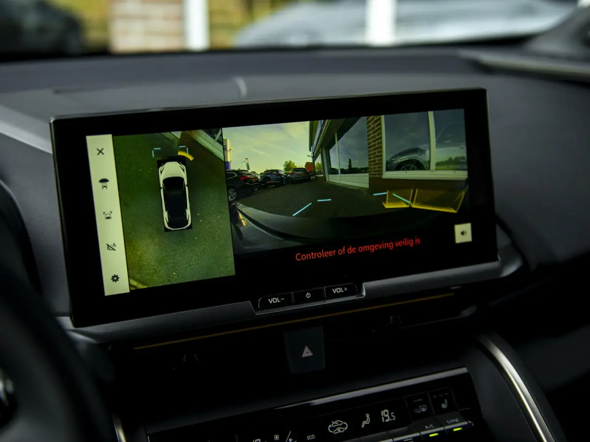 2.0 Hybrid 200 Première Edition | LED | Pano | Navi | Clima | Memorystoel | Stoelverwarming  | t.m. 10e jaar Toyota garantie!