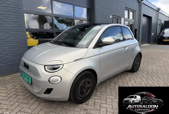 Giorgio Armani 42 kWh 118 PK Airco Navi Pano Leder