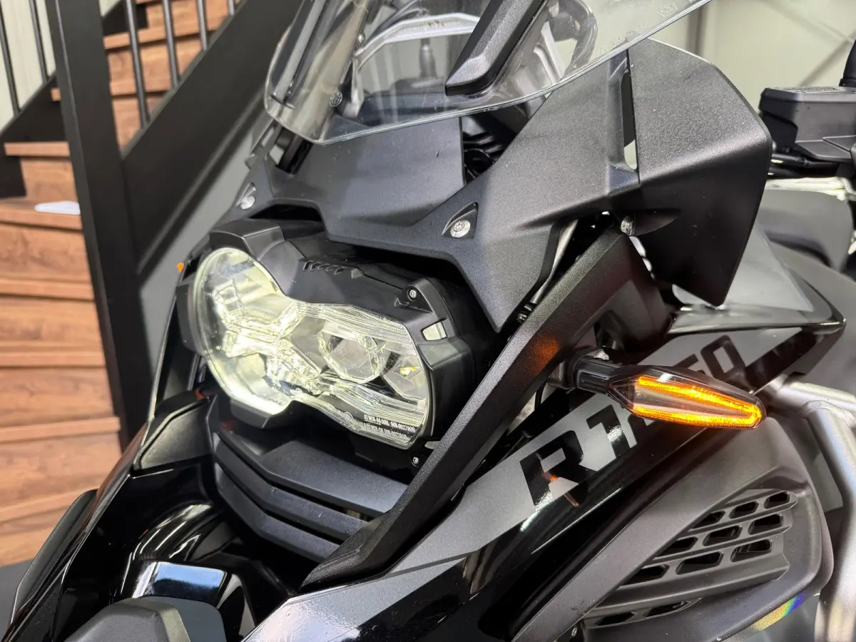 All-Road Triple Black BOMVOL