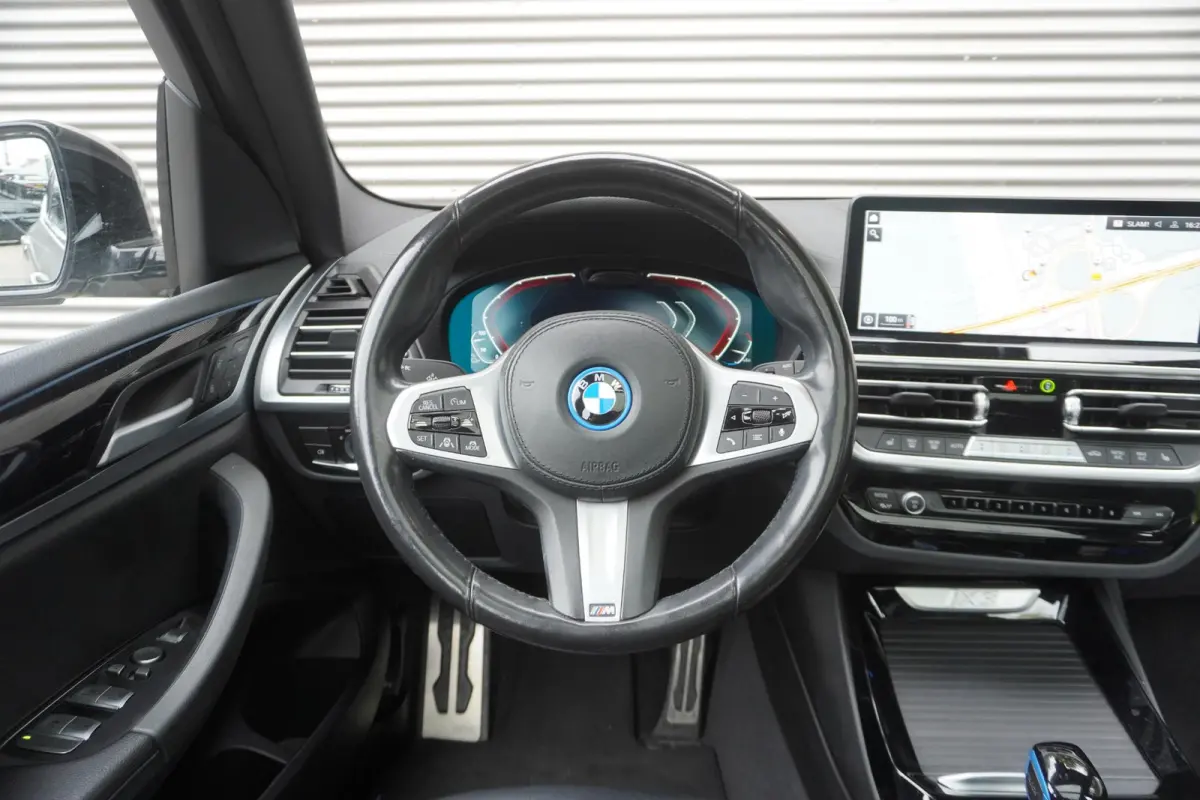 Driving Assistant Professional | Achteruitrijcamera | panoramadak | Alarmsysteem klasse 3 | Parking Pack