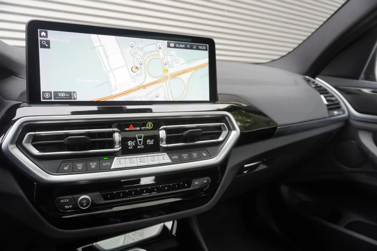 Driving Assistant Professional | Achteruitrijcamera | panoramadak | Alarmsysteem klasse 3 | Parking Pack
